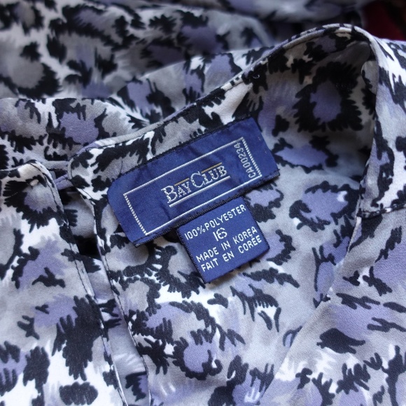 Vintage Snow Leopard Print Blouse with Shoulder Pads and Shirred Hem Size Large - Picture 5 of 6